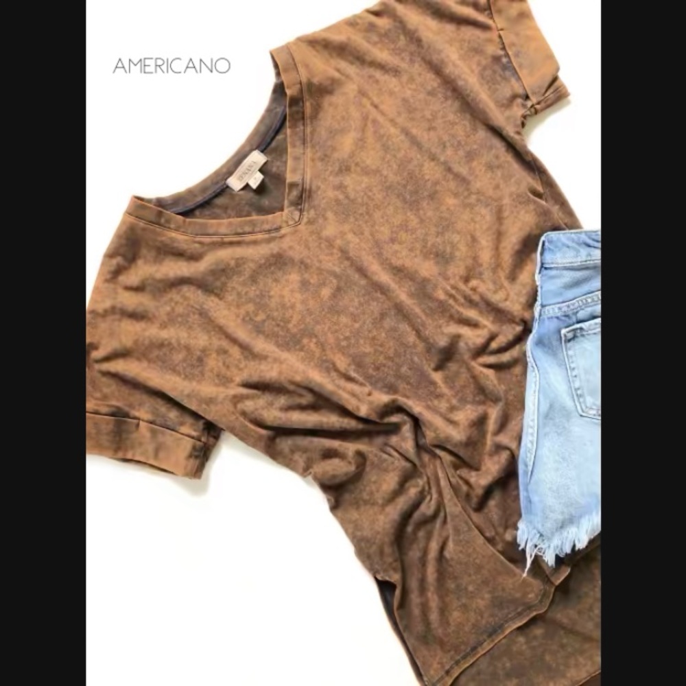 Mineral wash side slit tee